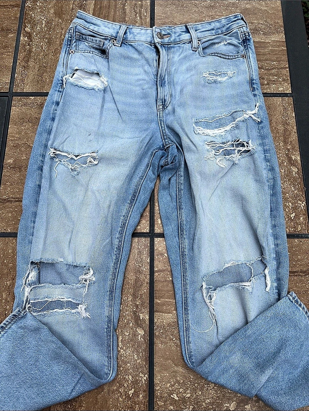 American Eagle Mom Jeans Distressed Jeans in Blue Waist 10